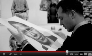 Fotograf Platon mit Fotoprint von Obama